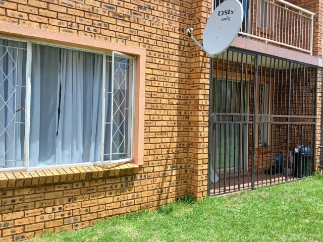 2 Bedroom Townhouse For Sale in Rosettenville