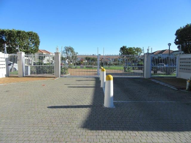 2 Bedroom Townhouse For Sale in Royal Ascot