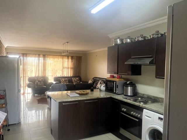 2 Bedroom Townhouse For Sale in Sunnyrock