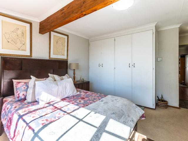 2 Bedroom Townhouse For Sale in Sundowner