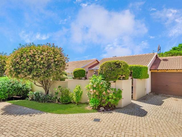 2 Bedroom Townhouse For Sale in Sundowner