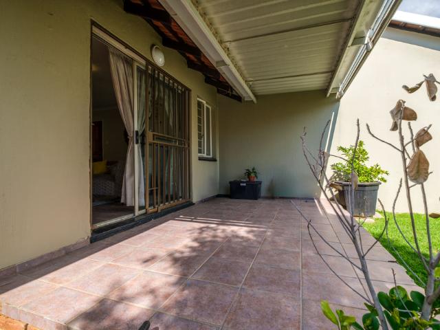 2 Bedroom Townhouse For Sale in Sundowner