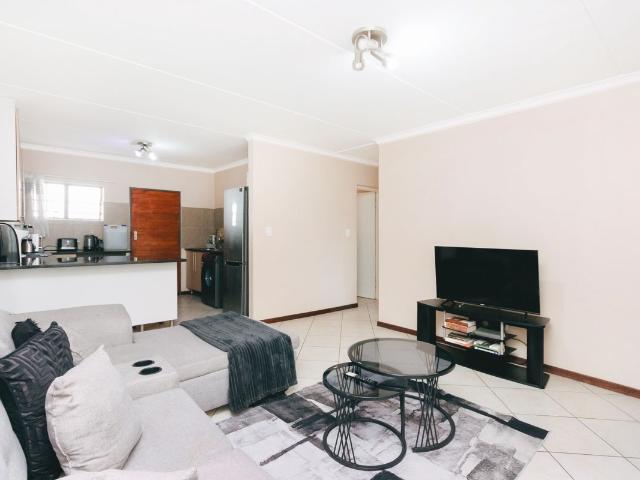 2 Bedroom Townhouse For Sale in Sagewood
