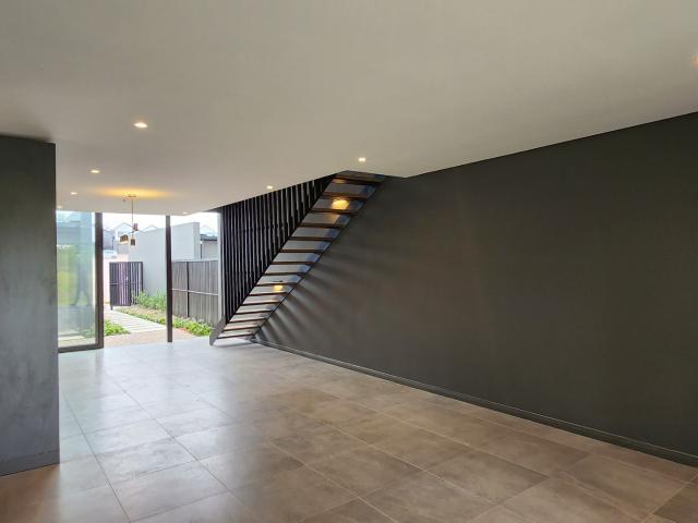 2 Bedroom Townhouse For Sale in Sheffield Beach