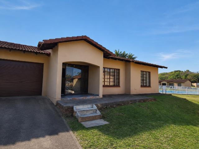 2 Bedroom Townhouse For Sale in Shelly Beach