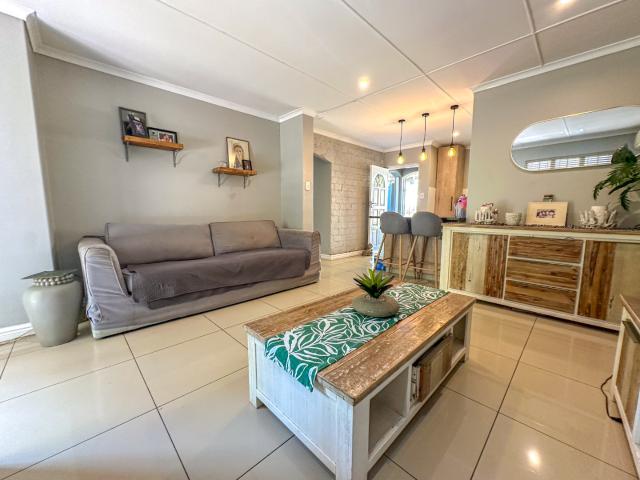 2 Bedroom Townhouse For Sale in Sherwood