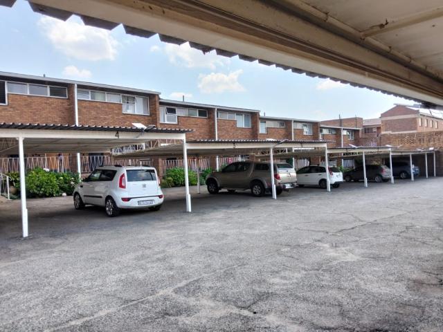 2 Bedroom Townhouse For Sale in Springs Central