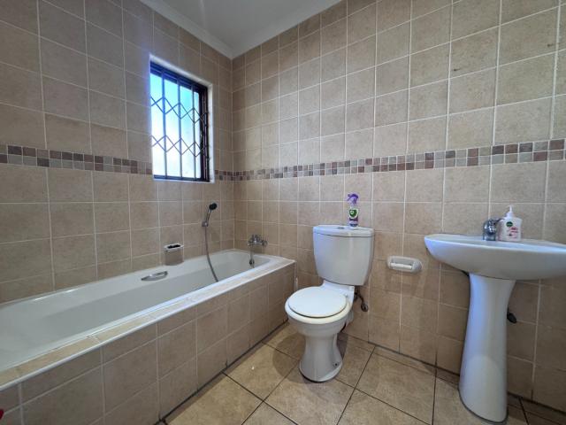 2 Bedroom Townhouse For Sale in The Reeds