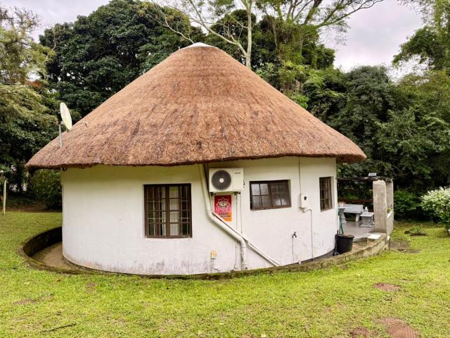 2 Bedroom Townhouse For Sale in Umtentweni