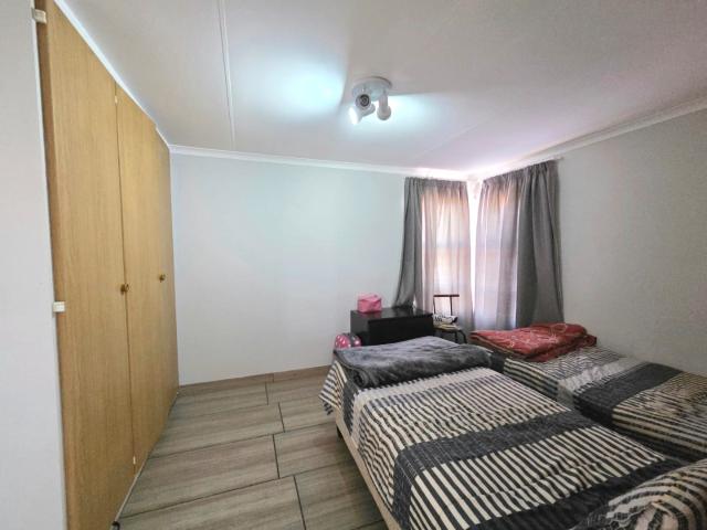 2 Bedroom Townhouse For Sale in Vanderbijlpark SW
