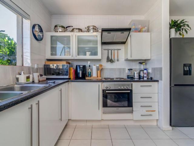 2 Bedroom Townhouse For Sale in Weltevreden Park