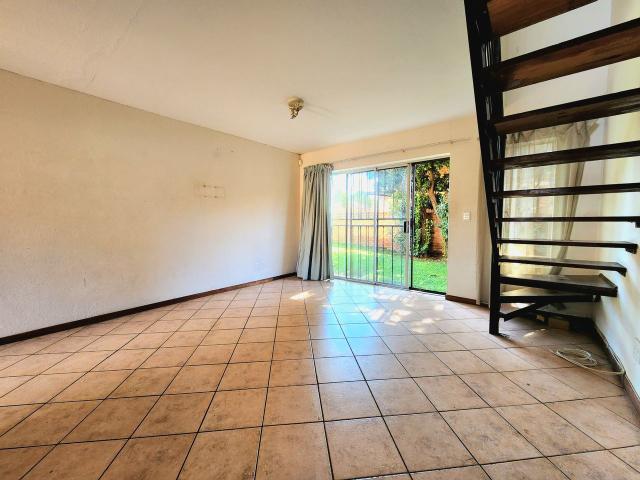 2 Bedroom Townhouse For Sale in Wilgeheuwel