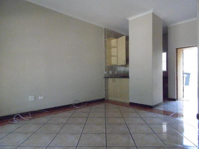 2 Bedroom townhouse for Sale in Wilgeheuwel
