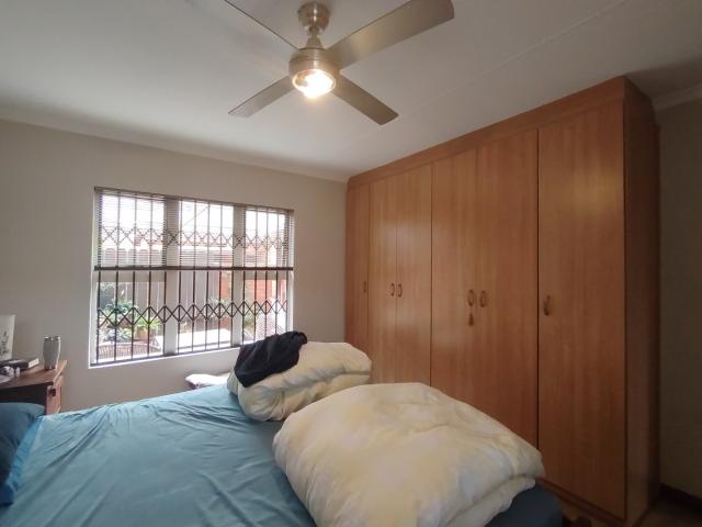 2 Bedroom Townhouse For Sale in Willow Park Manor