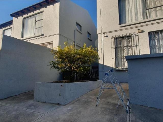 2 Bedroom Townhouse For Sale in Winchester Hills