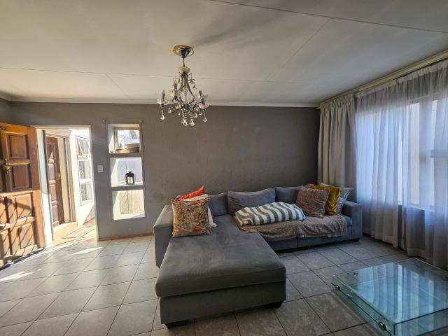 2 Bedroom Townhouse For Sale in Winchester Hills
