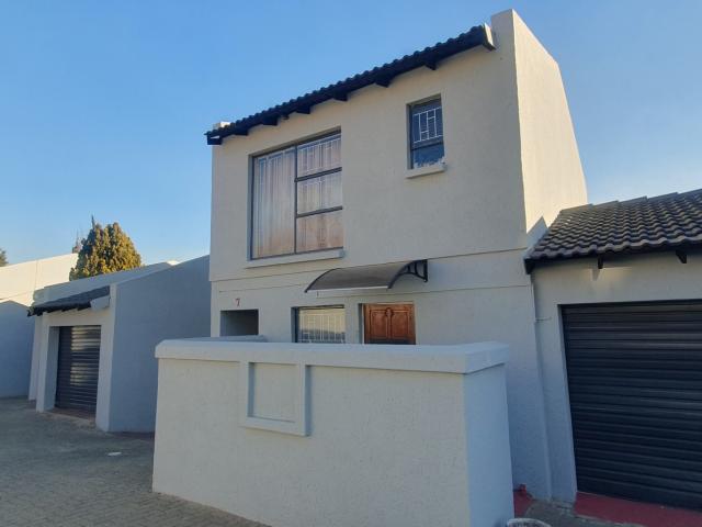 2 Bedroom Townhouse For Sale in Winchester Hills