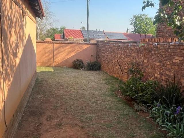2 Bedroom townhouse freehold for sale in Delmas