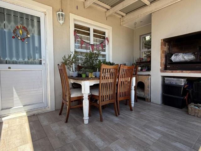 2 Bedroom townhouse freehold sold in Pinehurst, Durbanville