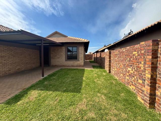 2 Bedroom townhouse freehold for sale in Secunda