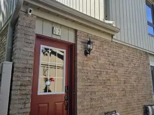 2 Bedroom Townhouse Guelph ON 104142709