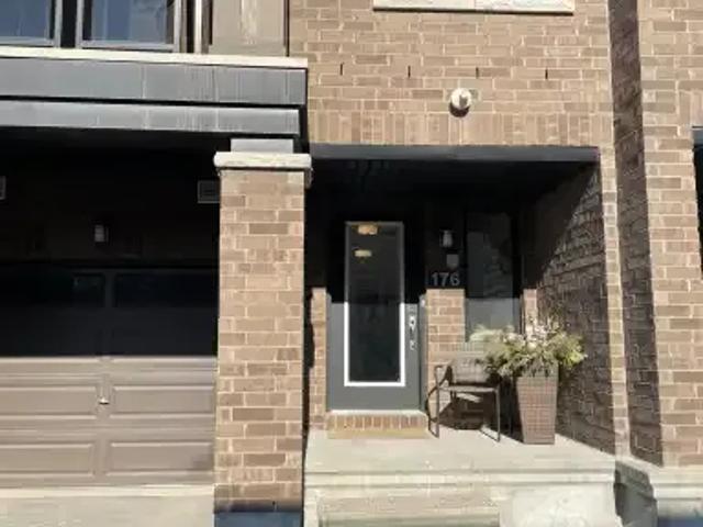 2 Bedroom Townhouse Gloucester ON LS102085619