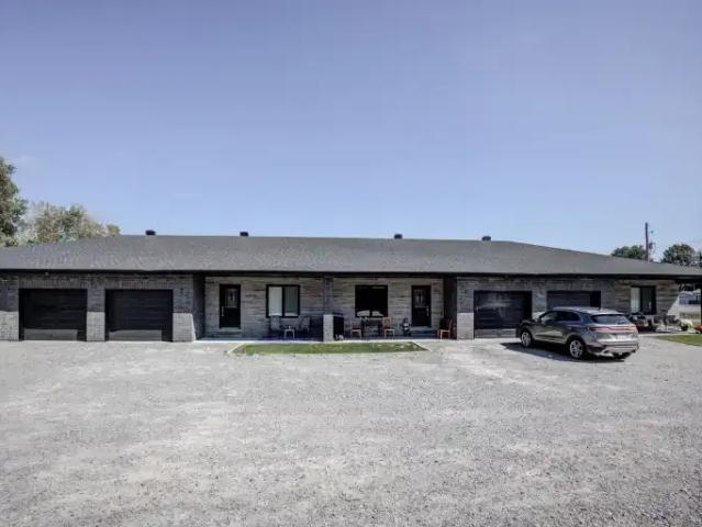2 Bedroom Townhouse Greater Sudbury ON 103652822
