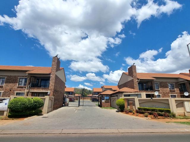 2 Bedroom Townhouse in Magalieskruin