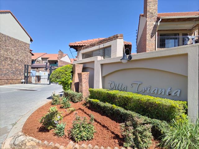 2 Bedroom Townhouse in Magalieskruin