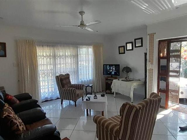 2 Bedroom Townhouse in Manaba