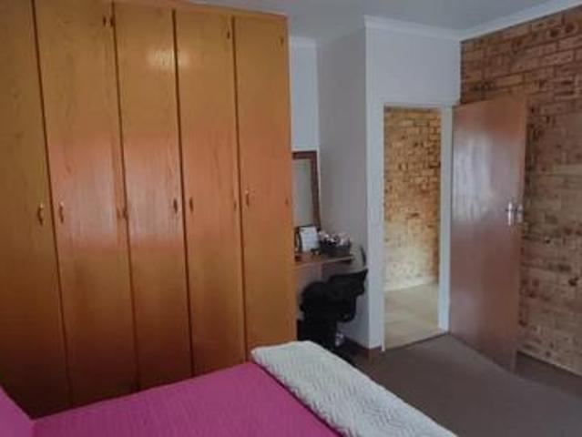 2 Bedroom Townhouse in Meiringspark