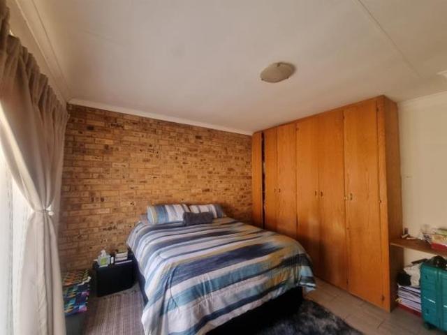2 Bedroom Townhouse in Meiringspark