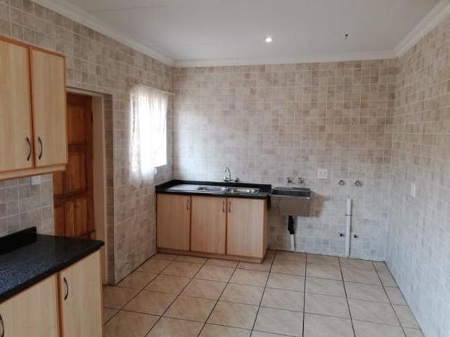 2 Bedroom Townhouse in Meiringspark