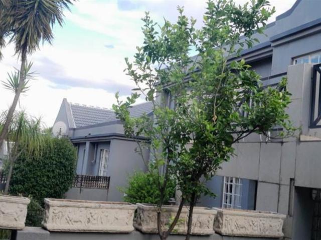 2 Bedroom Townhouse in Melrose North