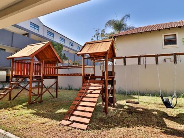 2 Bedroom Townhouse in Menlo Park