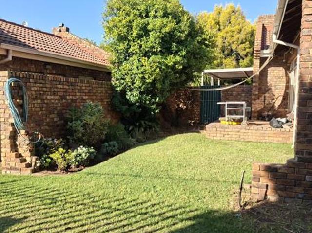 2 Bedroom Townhouse in Middelburg Central