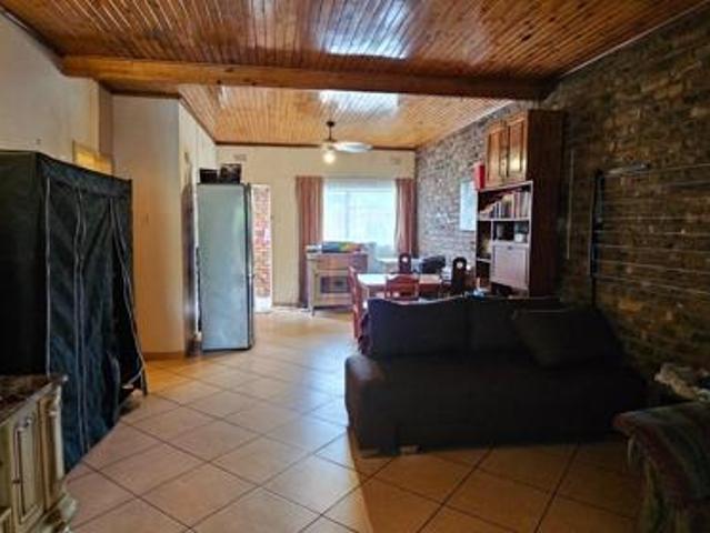2 Bedroom Townhouse in Middelburg Central