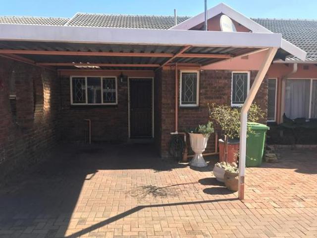 2 Bedroom Townhouse in Middelburg Central