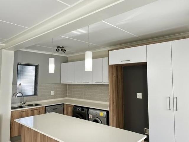 2 Bedroom Townhouse in Modderfontein