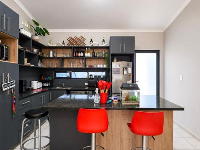 2 Bedroom Townhouse in Mooivallei Park