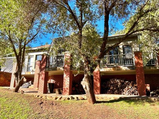 2 Bedroom Townhouse in Mooikloof Equestrian Estate