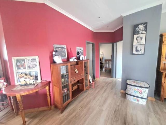 2 Bedroom Townhouse in Mooikloof Ridge