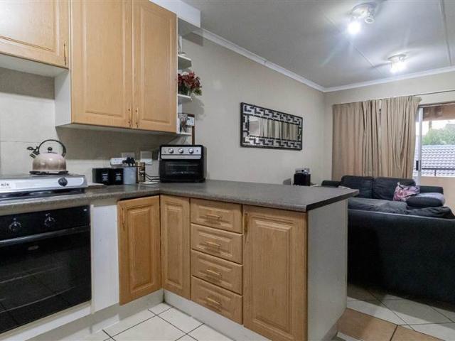 2 Bedroom Townhouse in Mooikloof Ridge