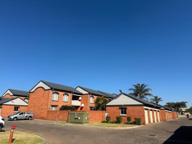 2 Bedroom Townhouse in Mooikloof Ridge