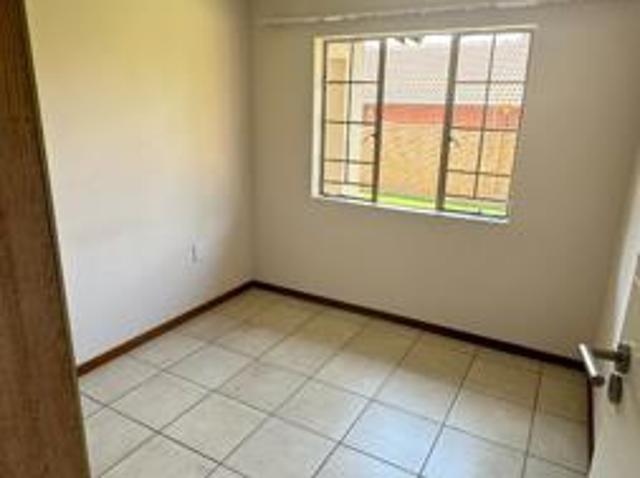 2 Bedroom Townhouse in Mooikloof Ridge