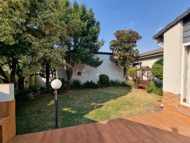 2 Bedroom Townhouse in Moreleta Park