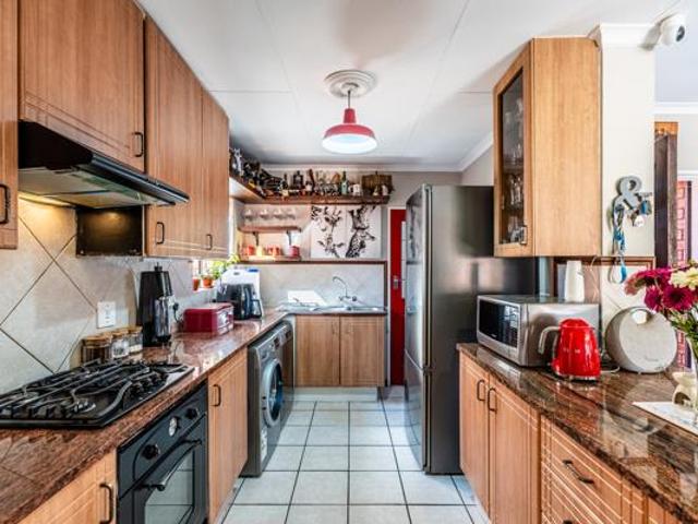 2 Bedroom Townhouse in Moreleta Park