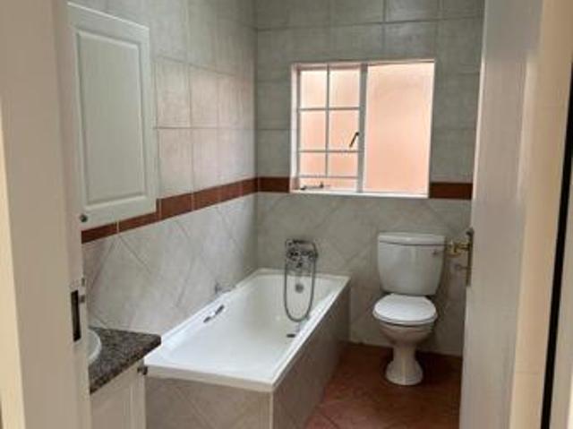 2 Bedroom Townhouse in Moreleta Park