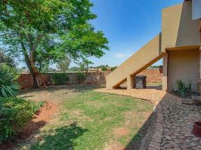 2 Bedroom Townhouse in Moreleta Park