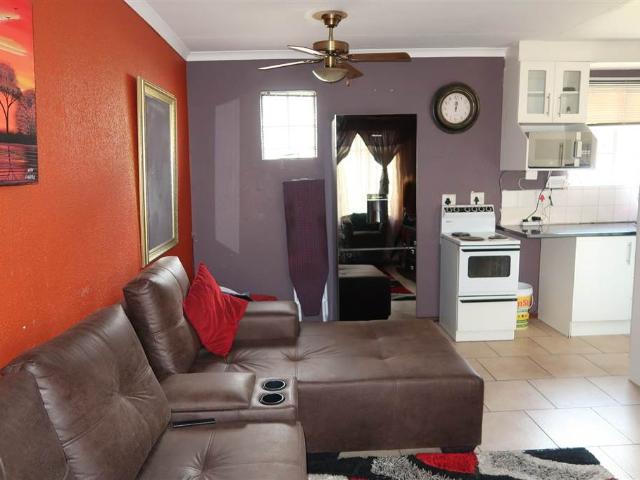 2 Bedroom Townhouse in Naturena